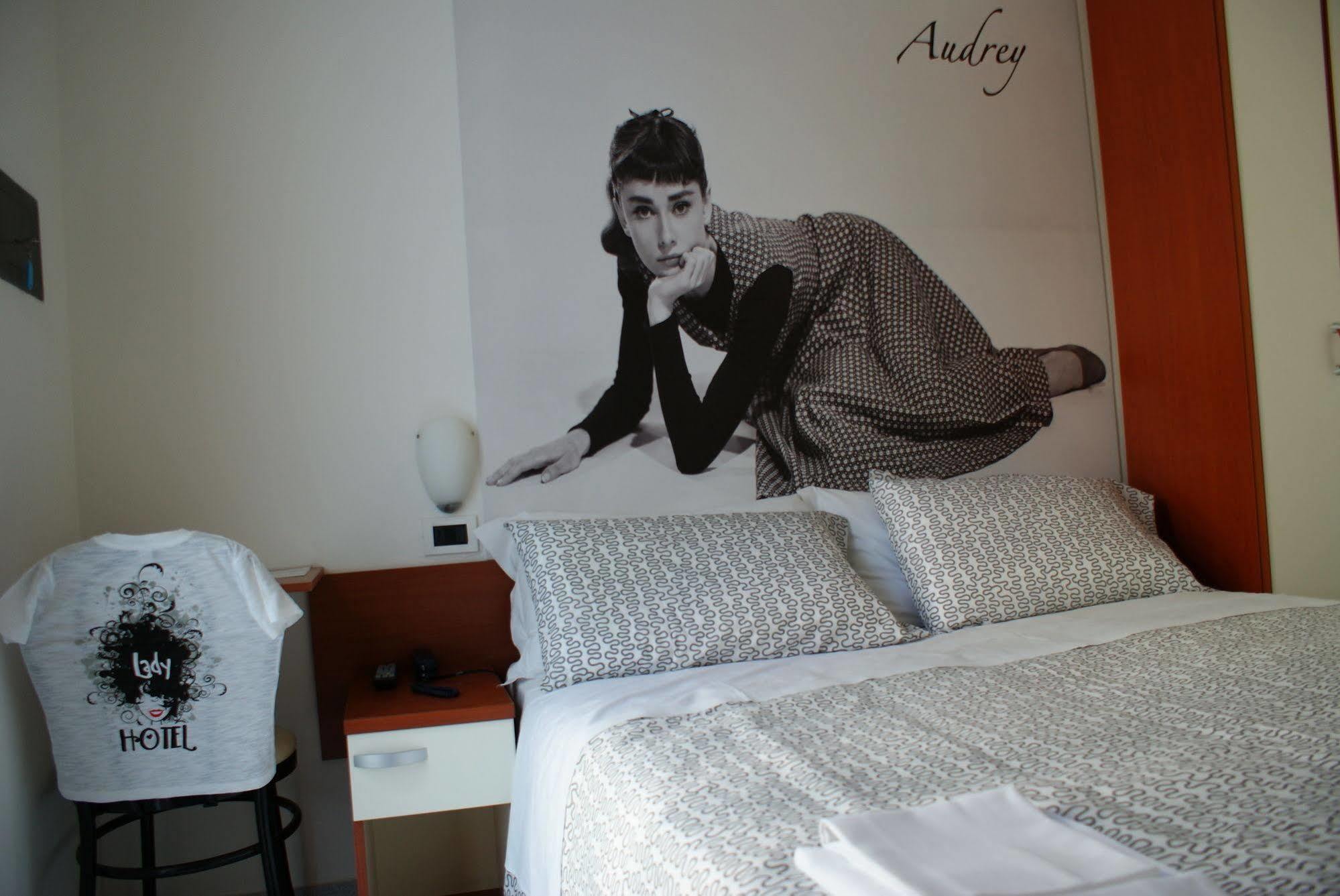 Hotel Lady ريميني المظهر الخارجي الصورة